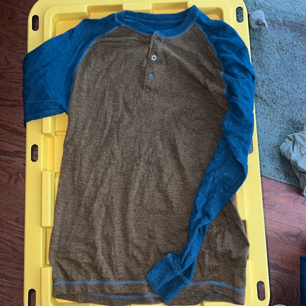 Men’s small long sleeve